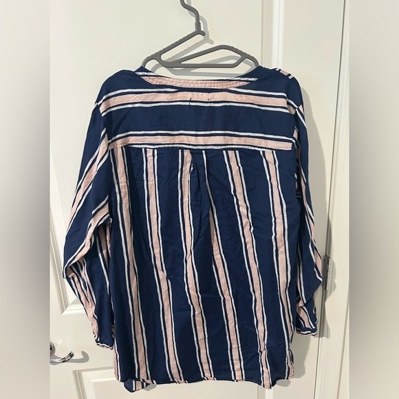 🎉Vertical Stripe Blouse - Picture 8 of 10